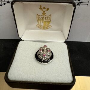 Gamma Phi Beta badge
